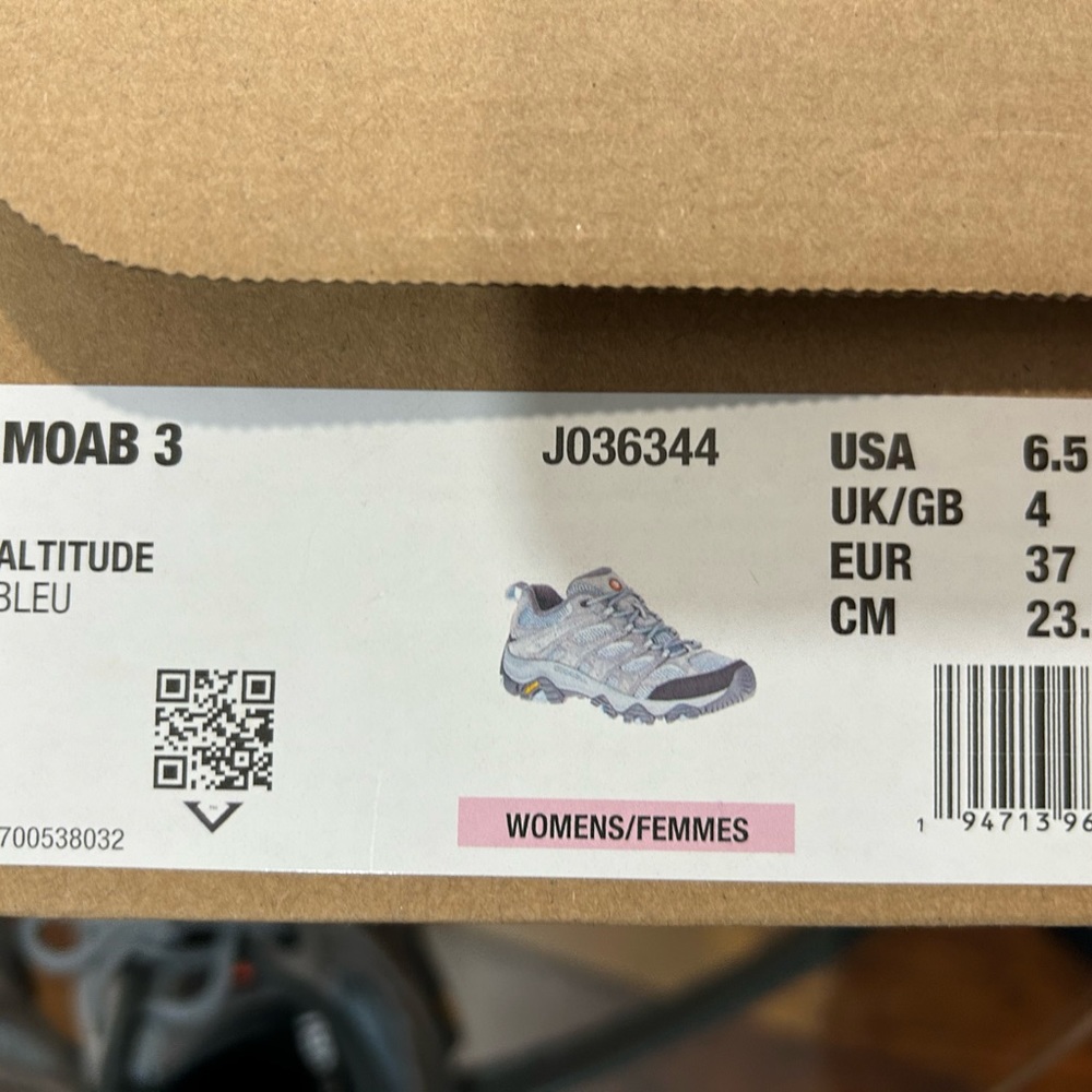 Brand New, Never Worn, Woman’s Merrell Moab 3 Waterproof Hiking Shoes - Picture 5 of 5